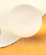 マット水晶のセラミックピアス