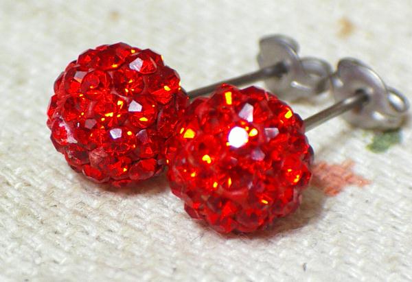 イヤリングとピアスの夢工房アクセサリーズ https://yumeko.jp